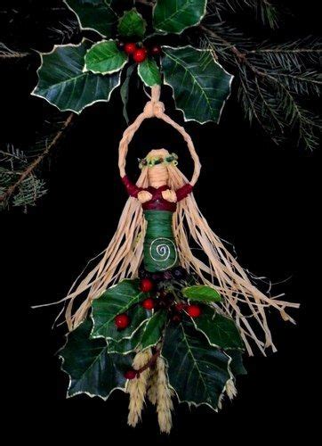 Connecting with the Earth: Wiccan Tree Toppers to Celebrate Gaia's Gifts